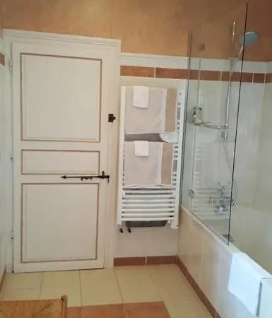 Chateau De La Semondiere Alojamento de Acomodação e Pequeno-almoço Brécey