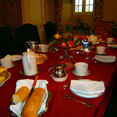 Alojamento de Acomodação e Pequeno-almoço Chateau De La Semondiere 4*