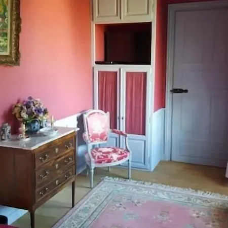 Alojamento de Acomodação e Pequeno-almoço Chateau De La Semondiere 4*